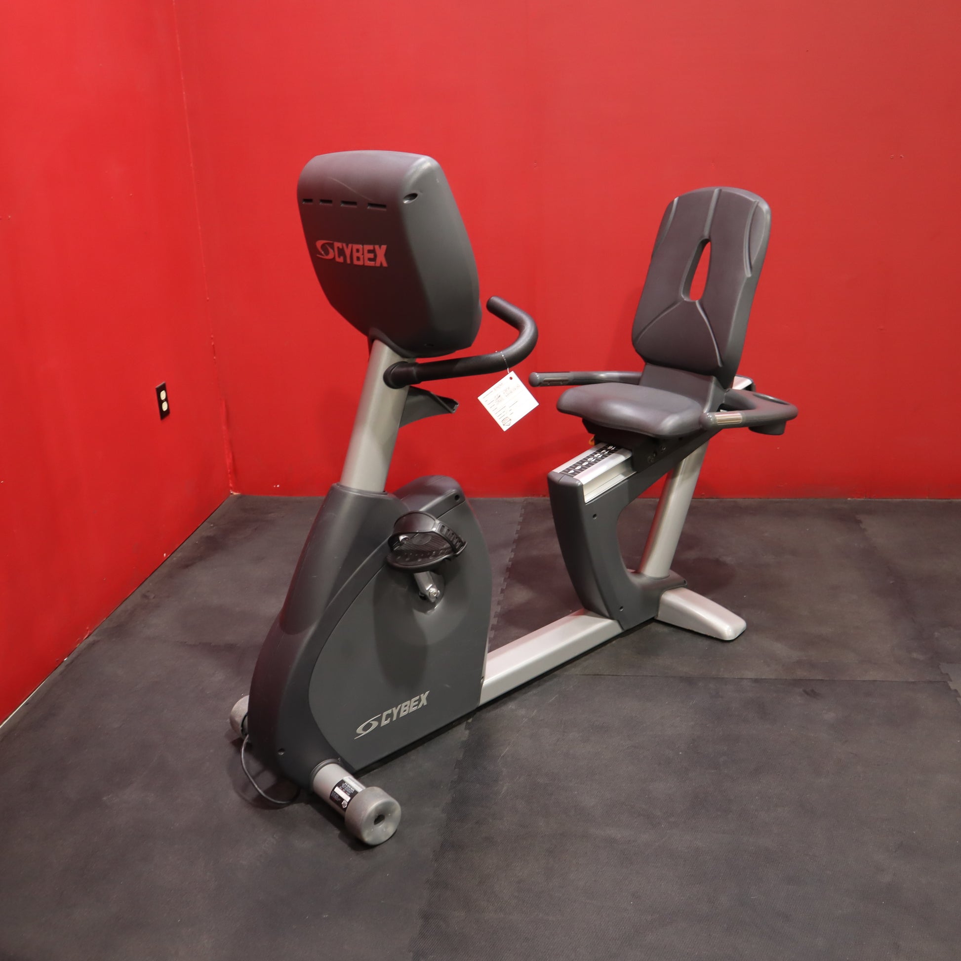 Cybex 625R Recumbent Bike w/ E3 Console (Remanufactured)