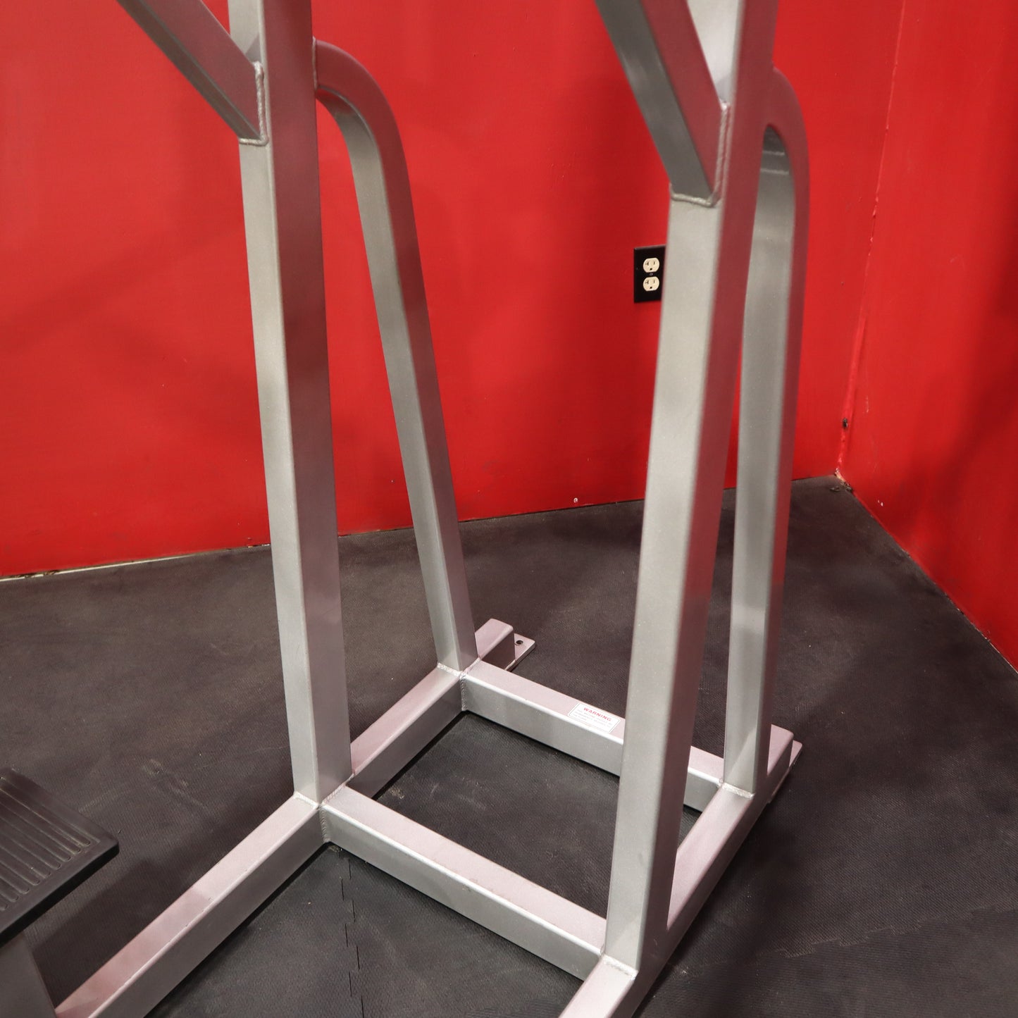Star Trac F-617 Pull Up/Dip/Leg Raise (Refurbished)