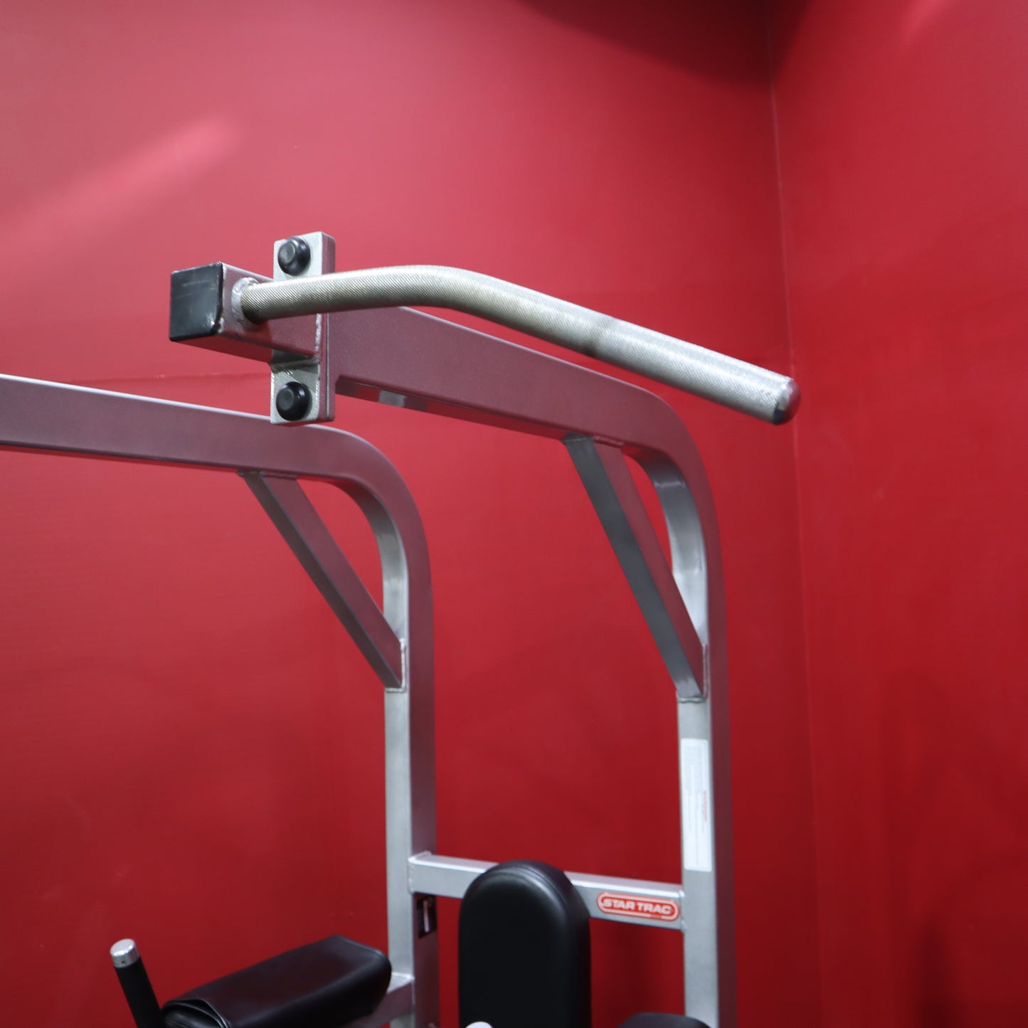 Star Trac F-617 Pull Up/Dip/Leg Raise (Refurbished)