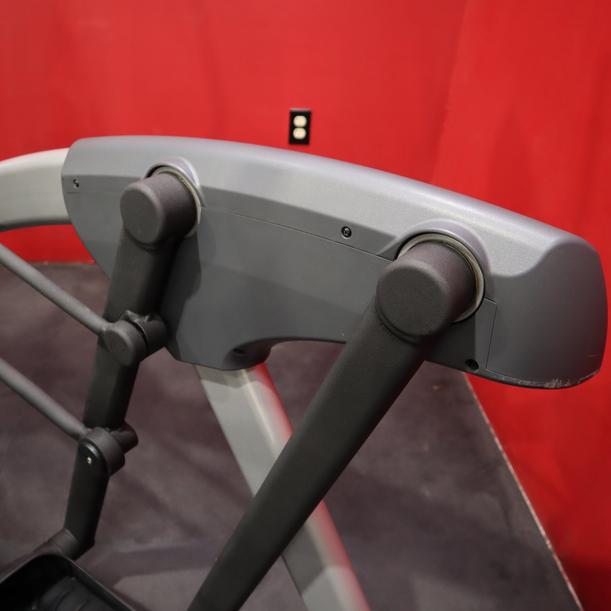 Cybex 626AT Arc Trainer (Remanufactured)