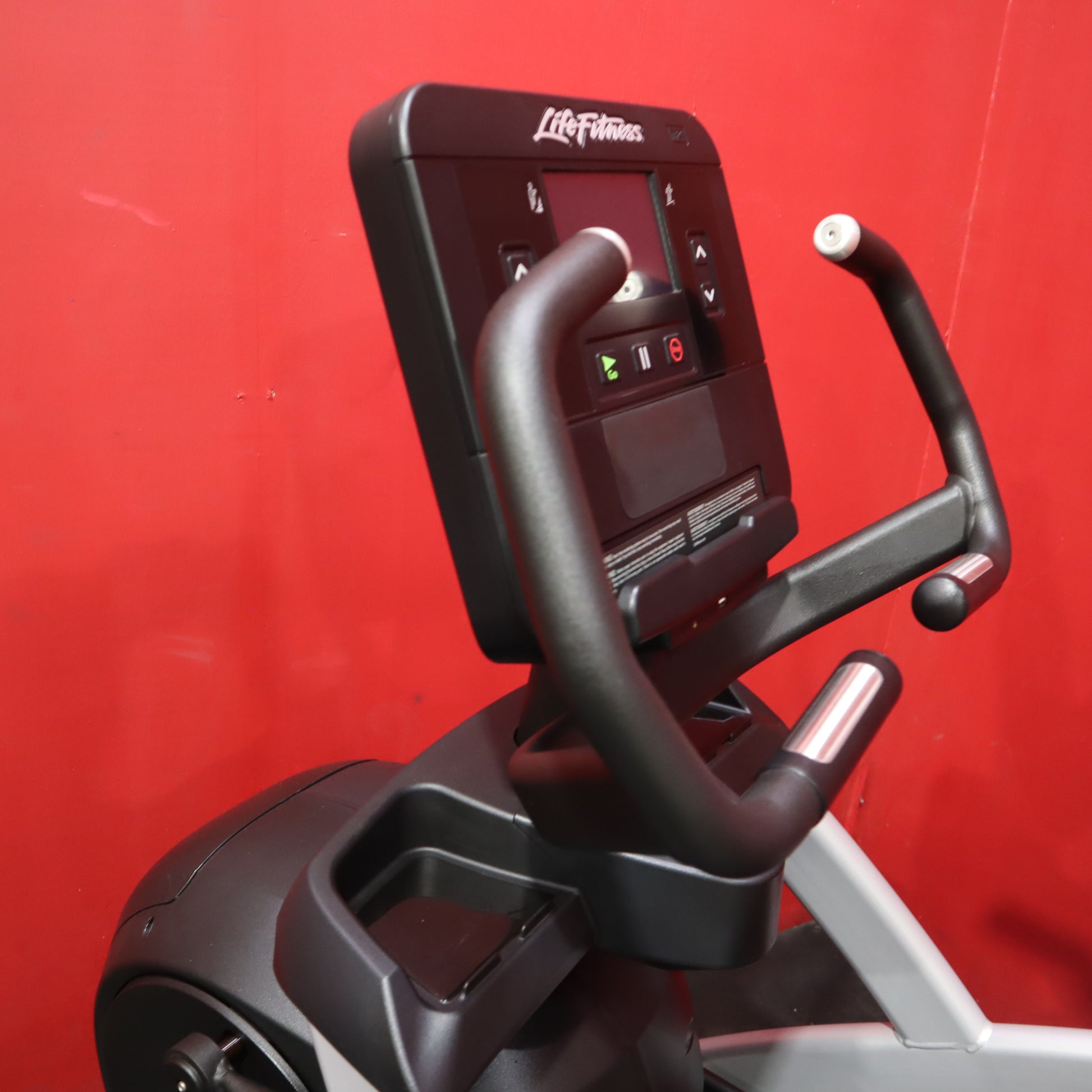 Life Fitness INTLS Lower Body Arc Trainer (Remanufactured)