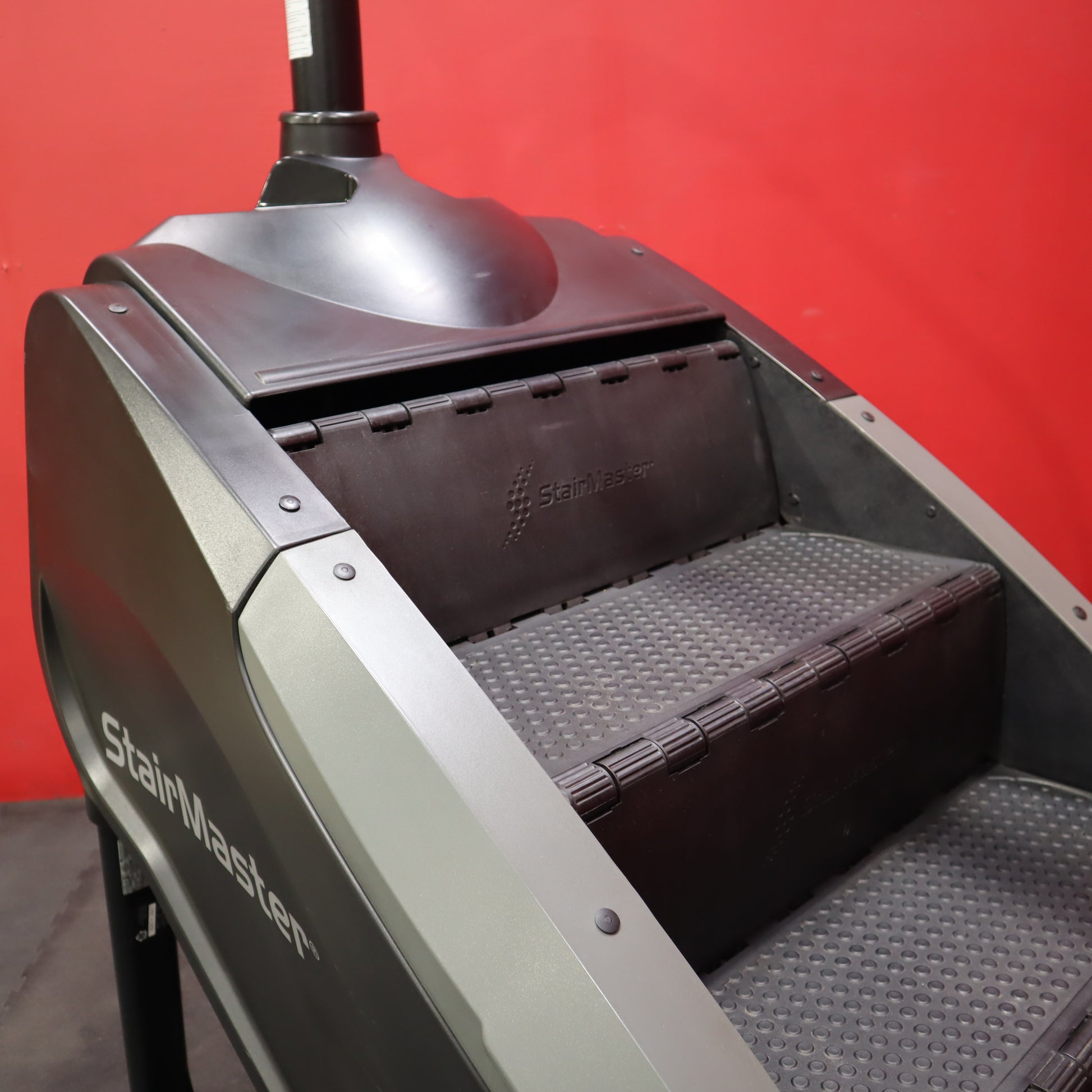 StairMaster SM5 StepMill w/10" TSE-1 Display (Remanufactured)