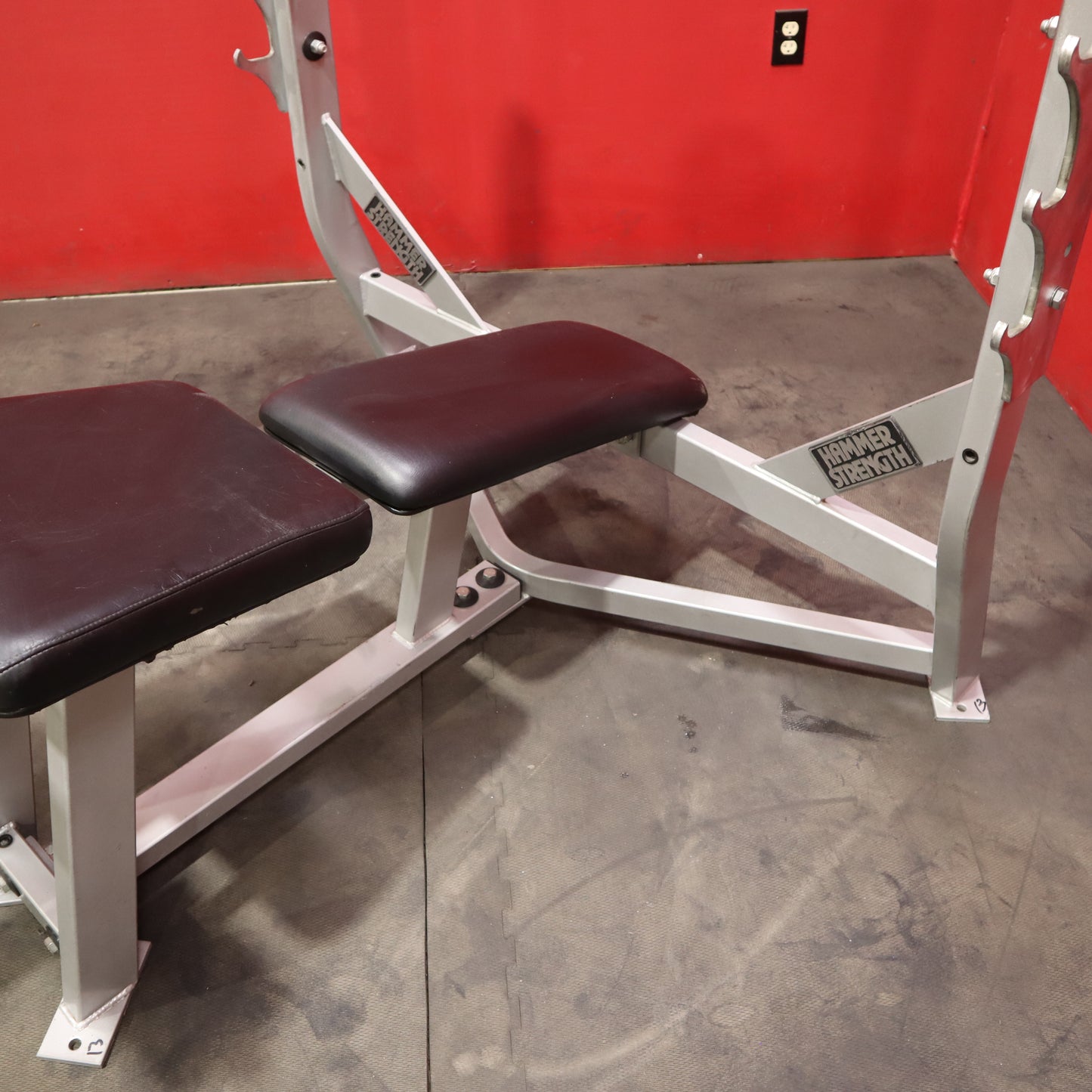 Inventario entrante: Banco incline Olympic incline Bench Press (usado)