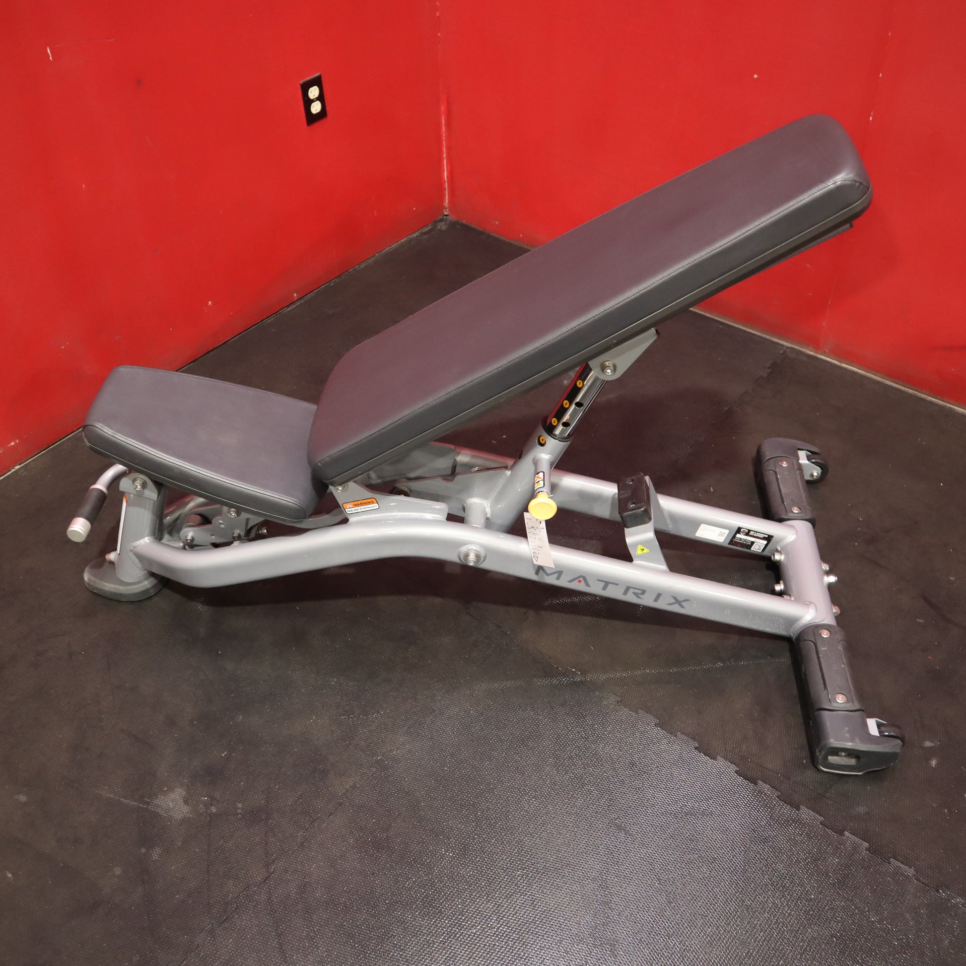 Matrix Aura Multi-Adjustable Bench (Remanufactured)