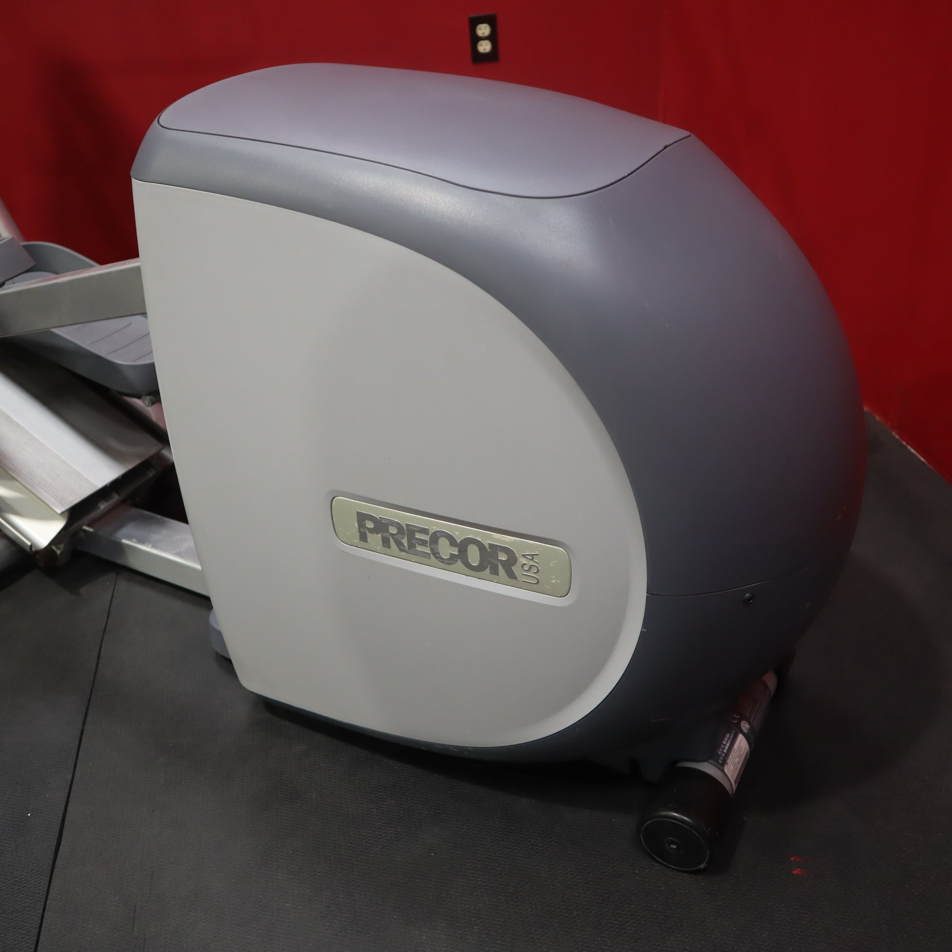 Precor EFX 536i Elliptical w/ Experience Console (Reacondicionado)