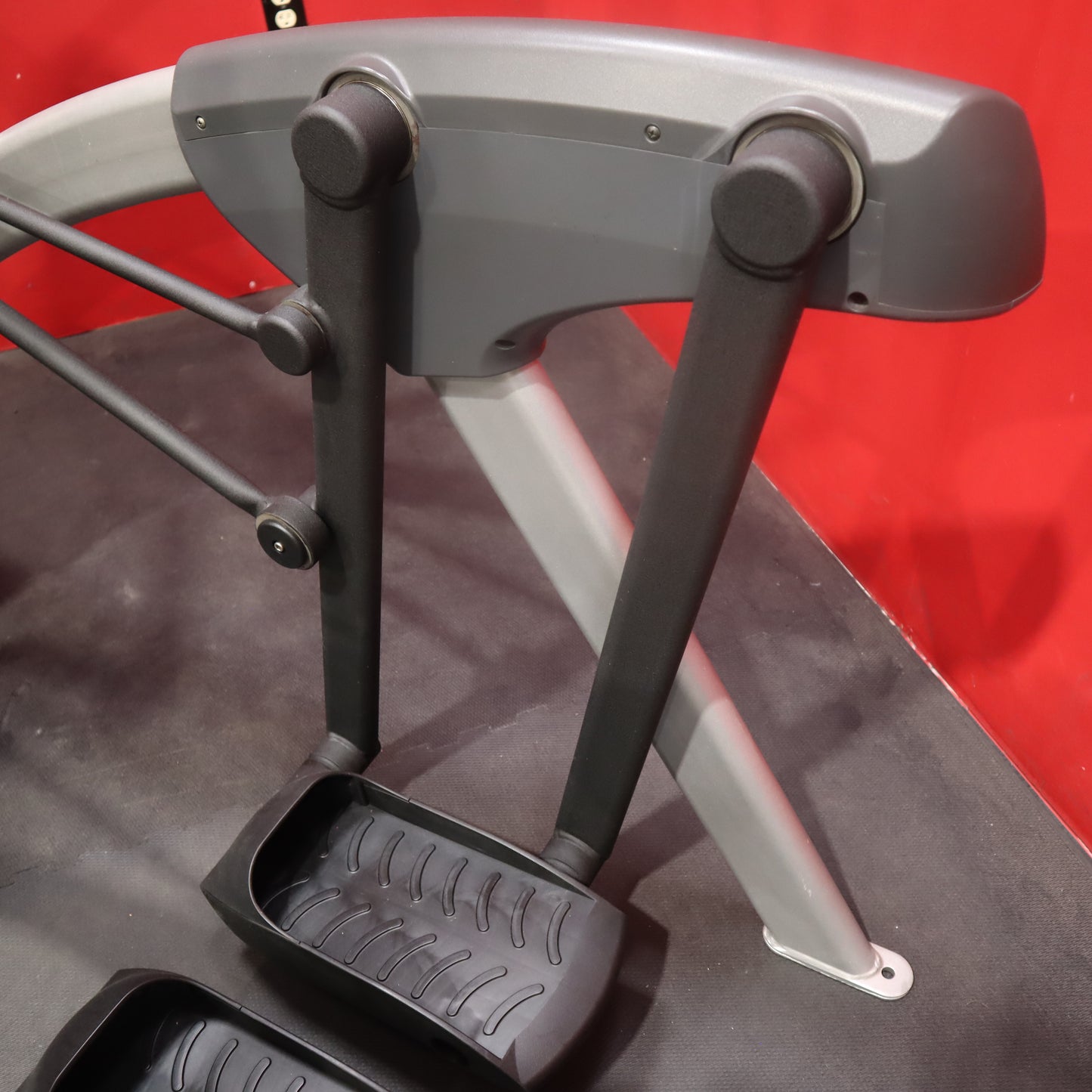 Cybex 625AT Arc Trainer (Refurbished)