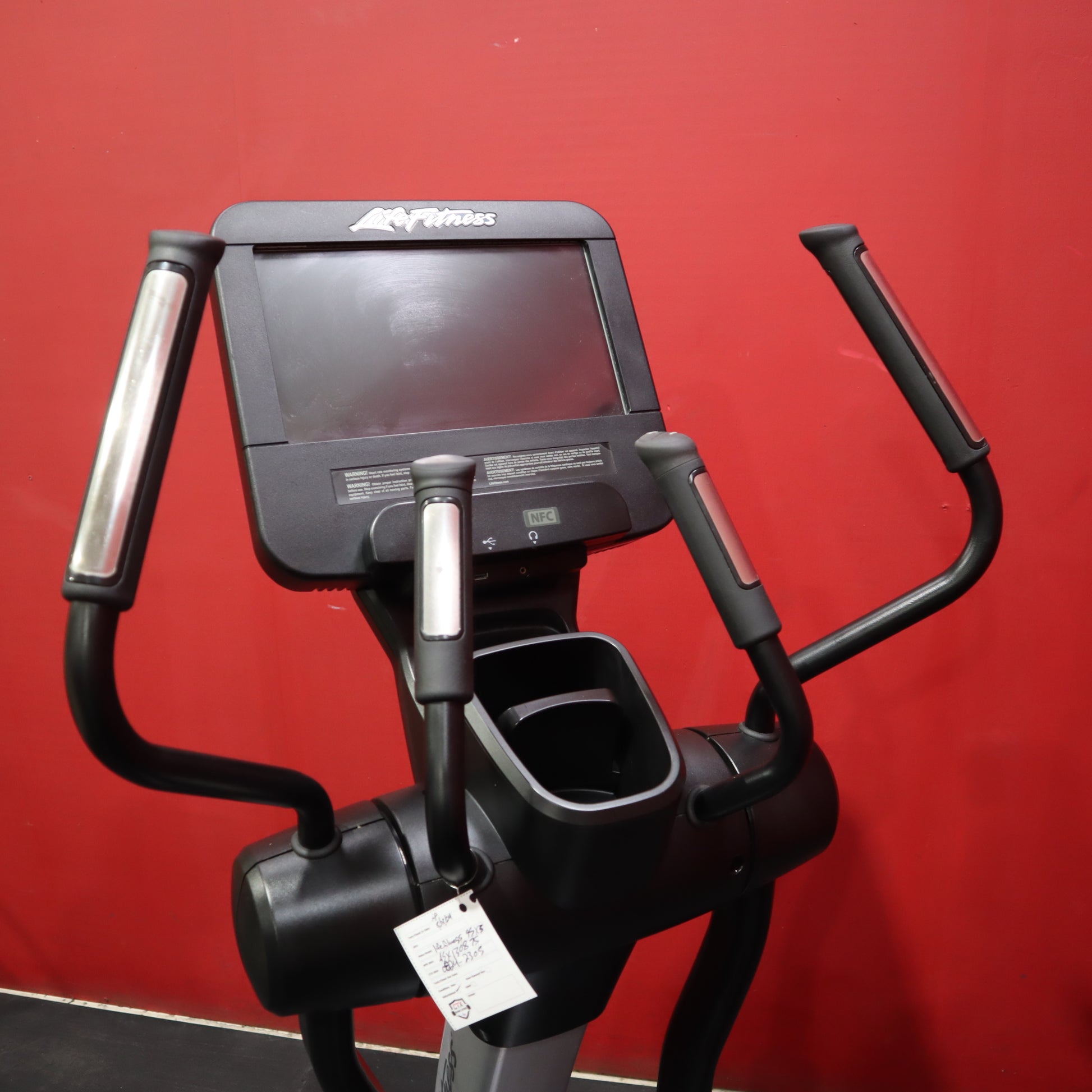 Life Fitness Discover 95X Elliptical Trainer w/ SE Display (Remanufactured)