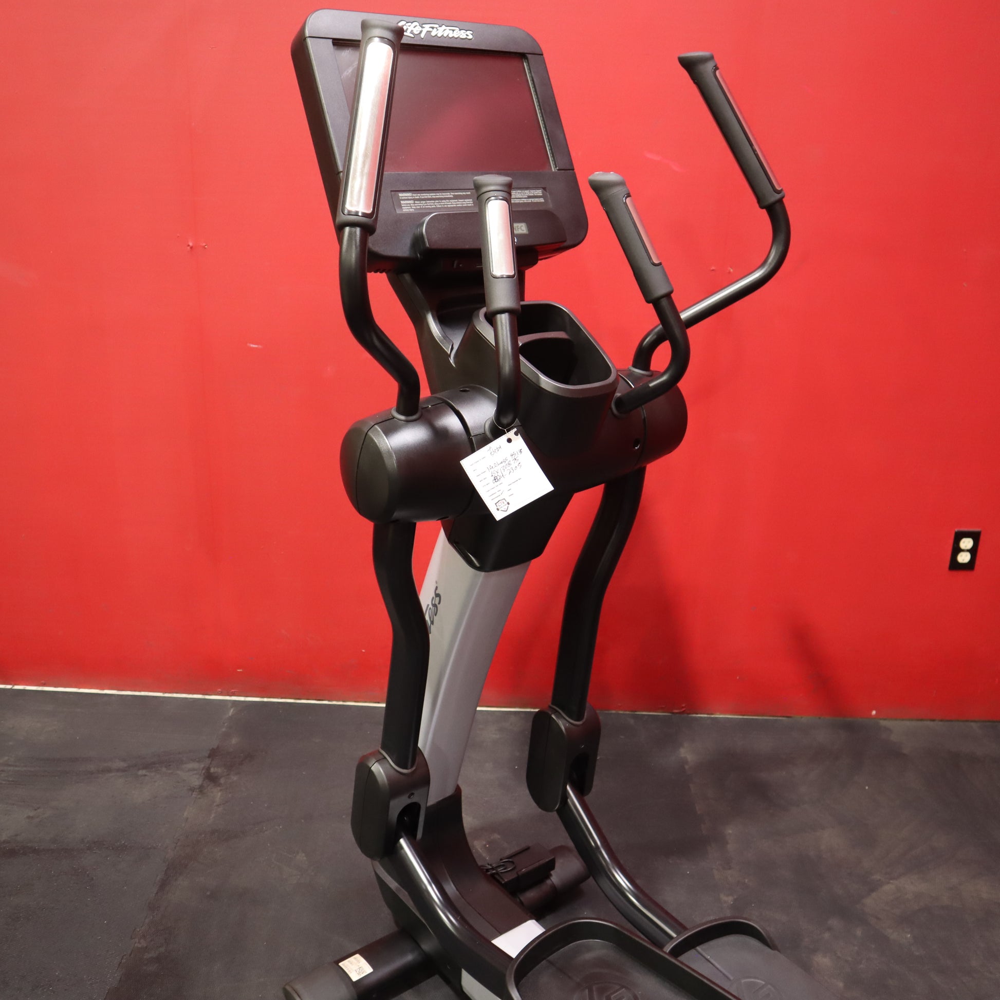 Life Fitness Discover 95X Elliptical Trainer w/ SE Display (Remanufactured)