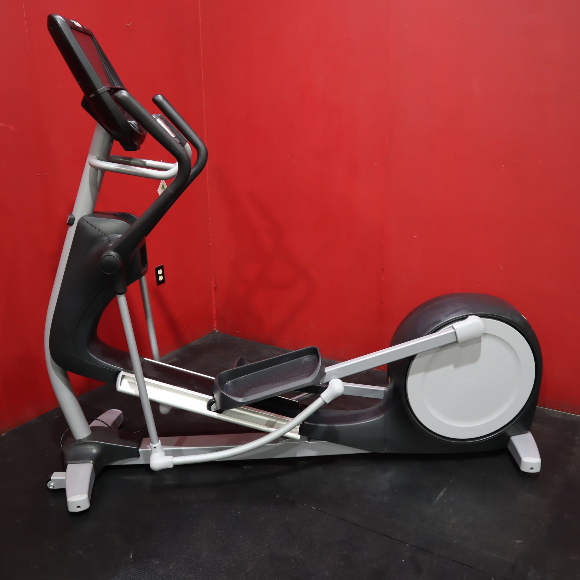 Precor EFX 781 Elliptical Trainer w/ P82 Display (Remanufactured)