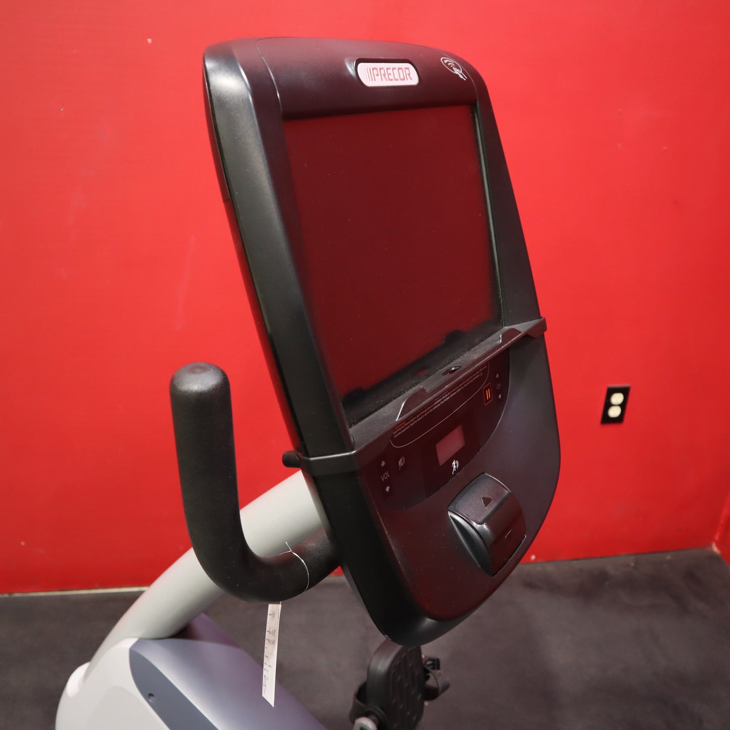 Precor RBK 885 Recumbent Bike w/P82 Consola (Reacondicionado)