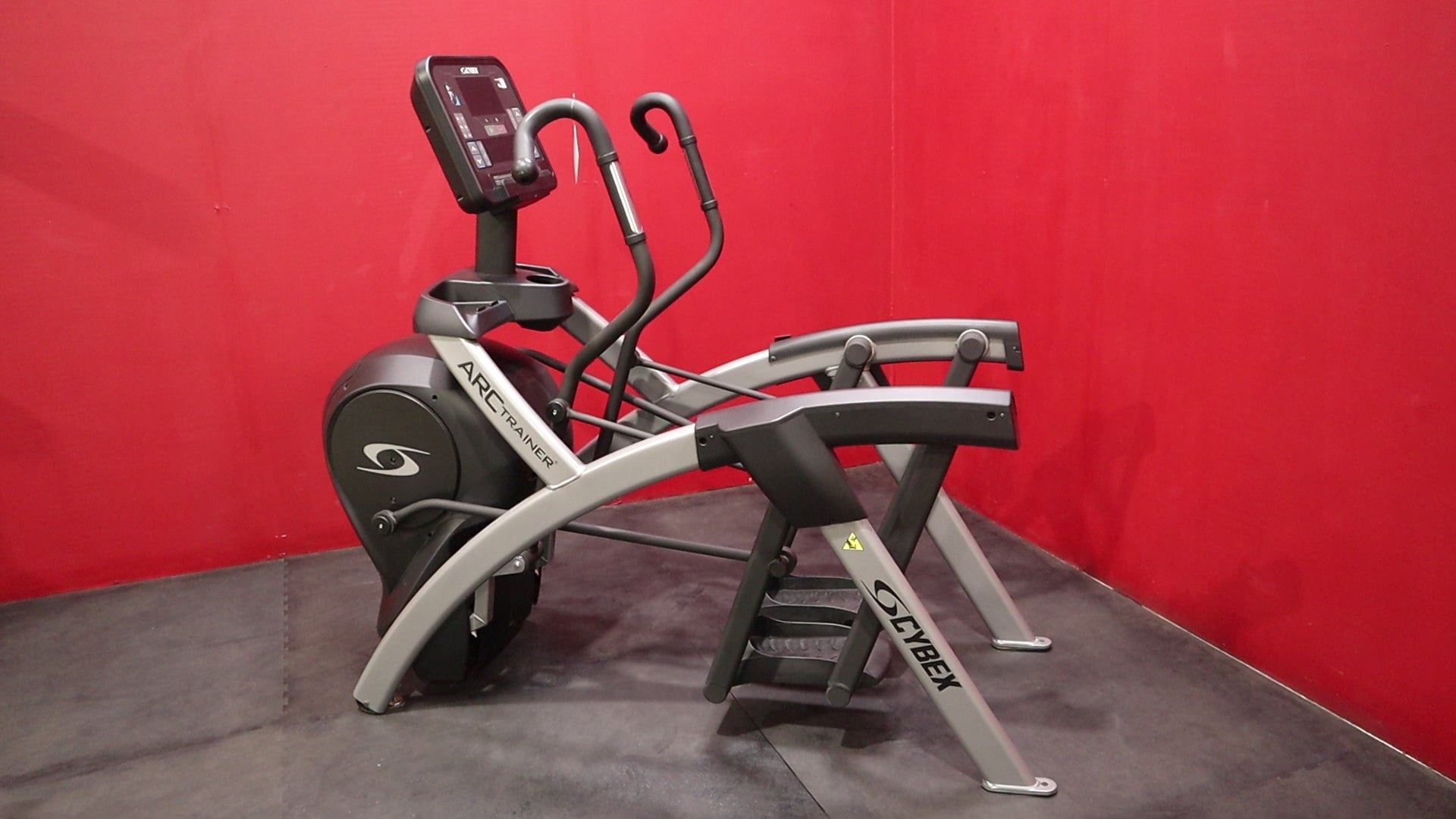 Cybex R Series Total Body Arc Trainer w/ 50L Console (Remanufactured)
