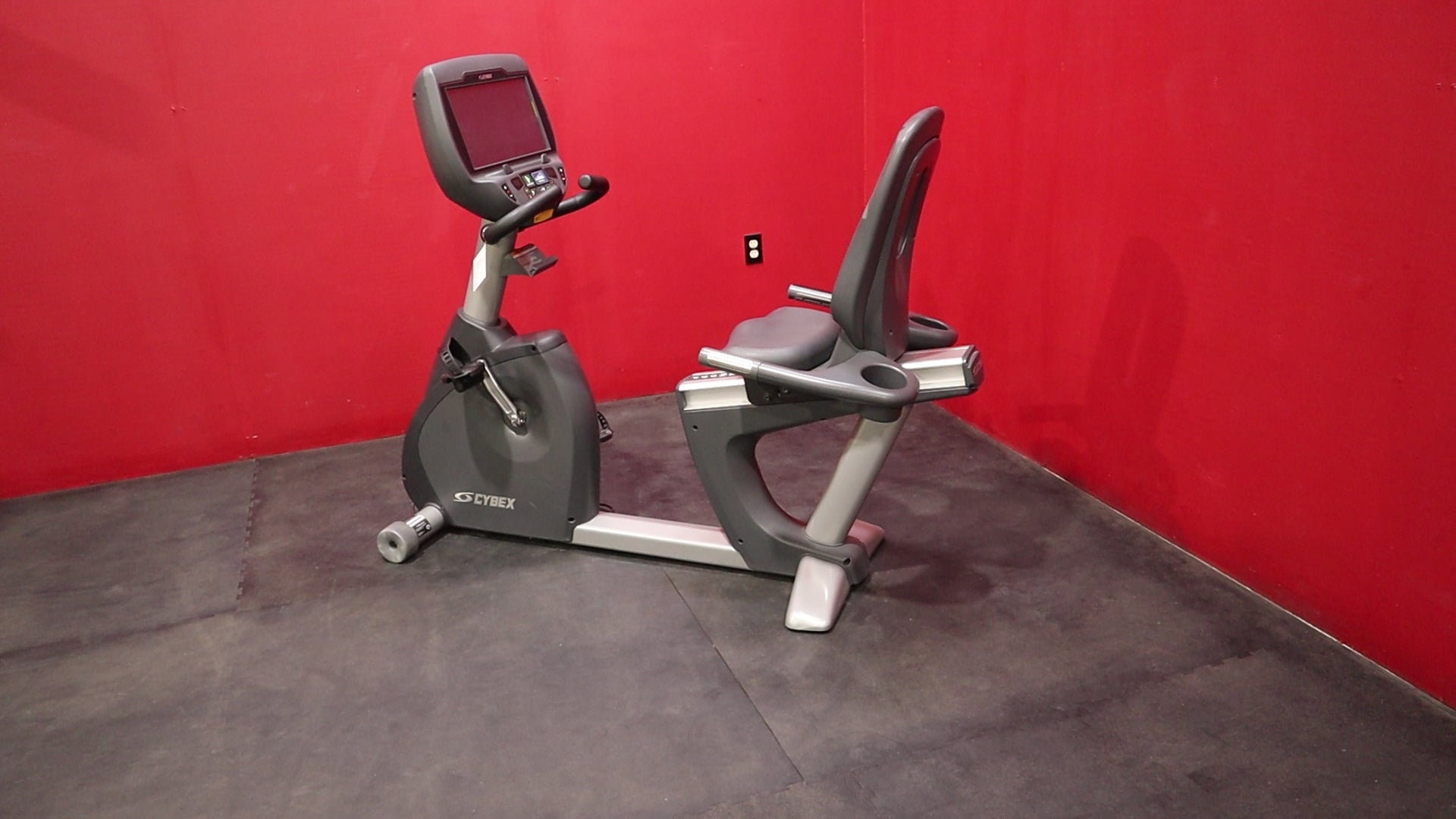 Cybex 625R Recumbent Bike w/ E3 Console (Remanufactured)