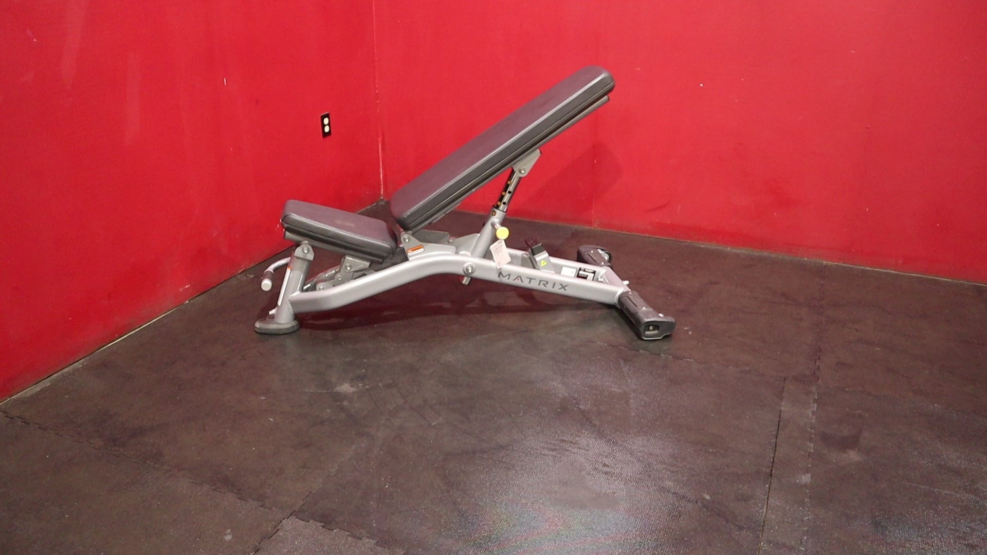 Matrix Aura Multi-Adjustable Bench (Remanufactured)