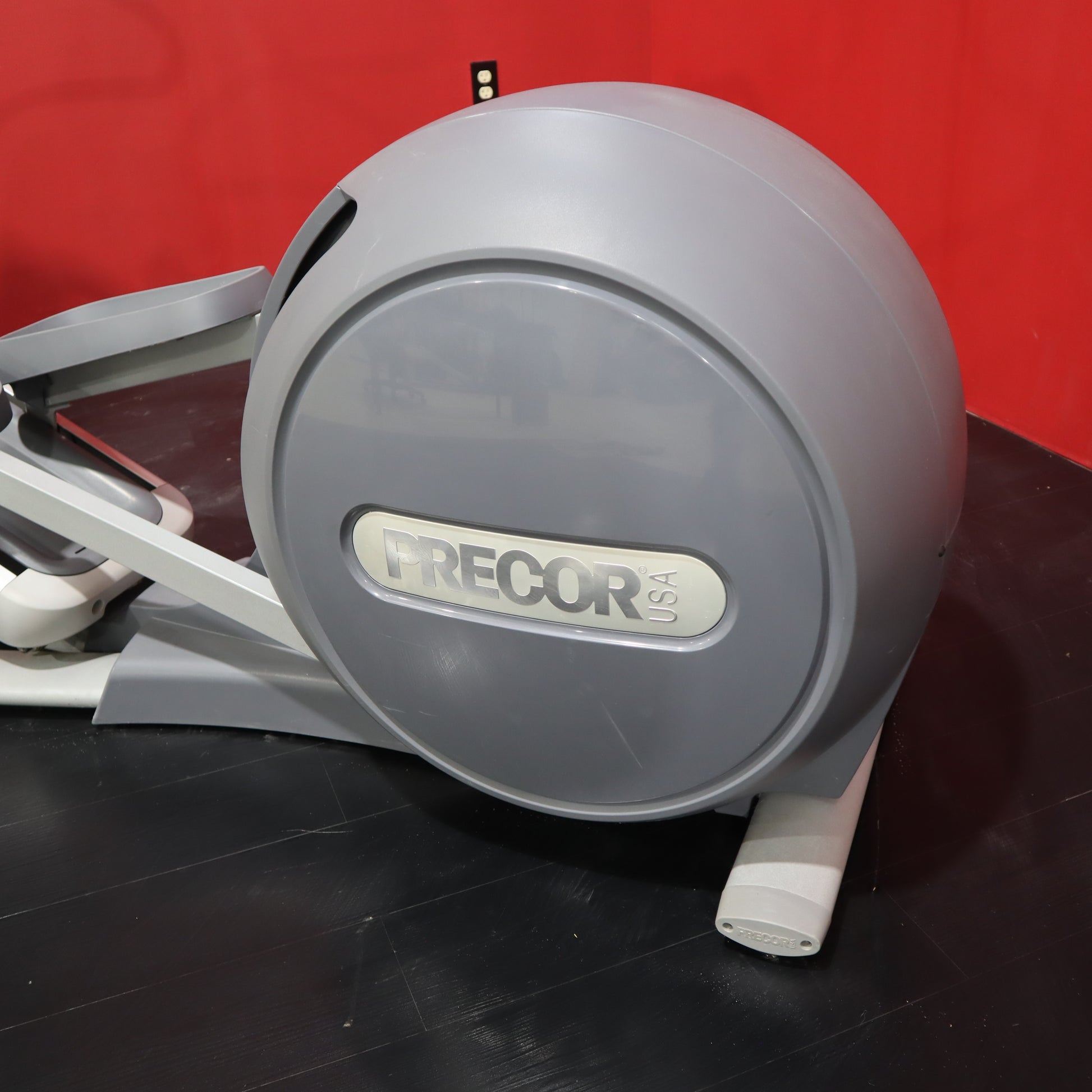 Precor EFX 546i Lower Body Elliptical Trainer w/Experience Console (Remanufactured)