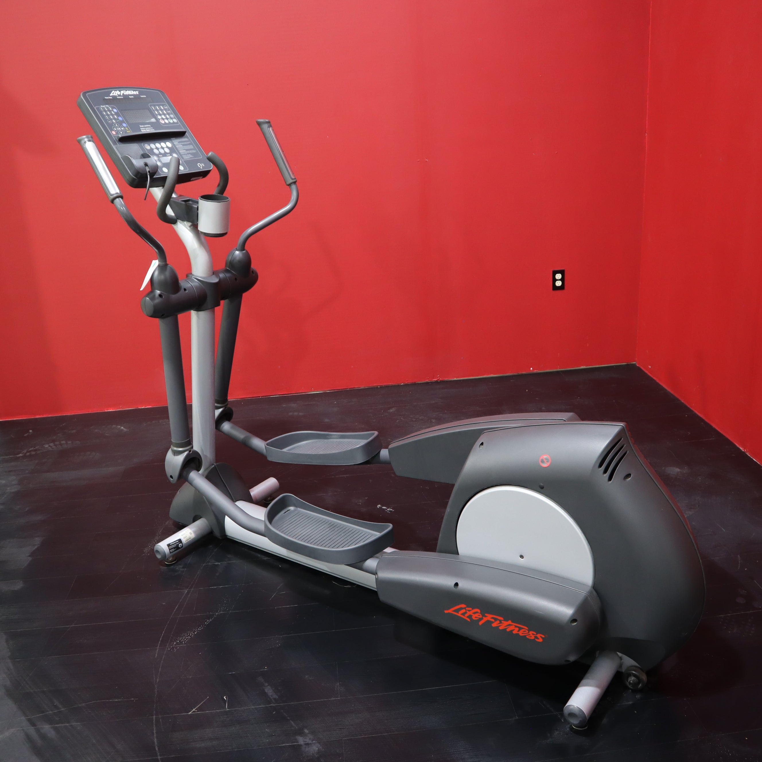 Life Fitness Refurbished Life Fitness Club Series Plus Elliptical