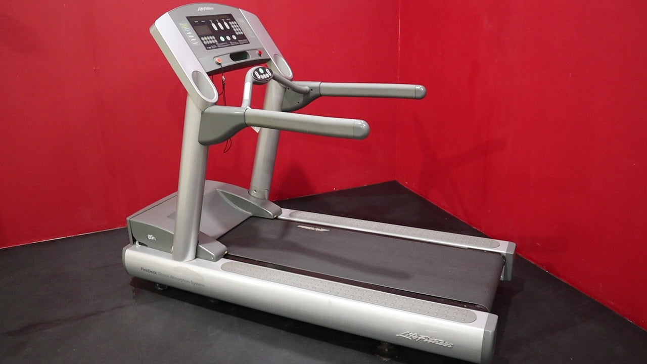 Life Fitness 95Ti Treadmill (Remanufactured)