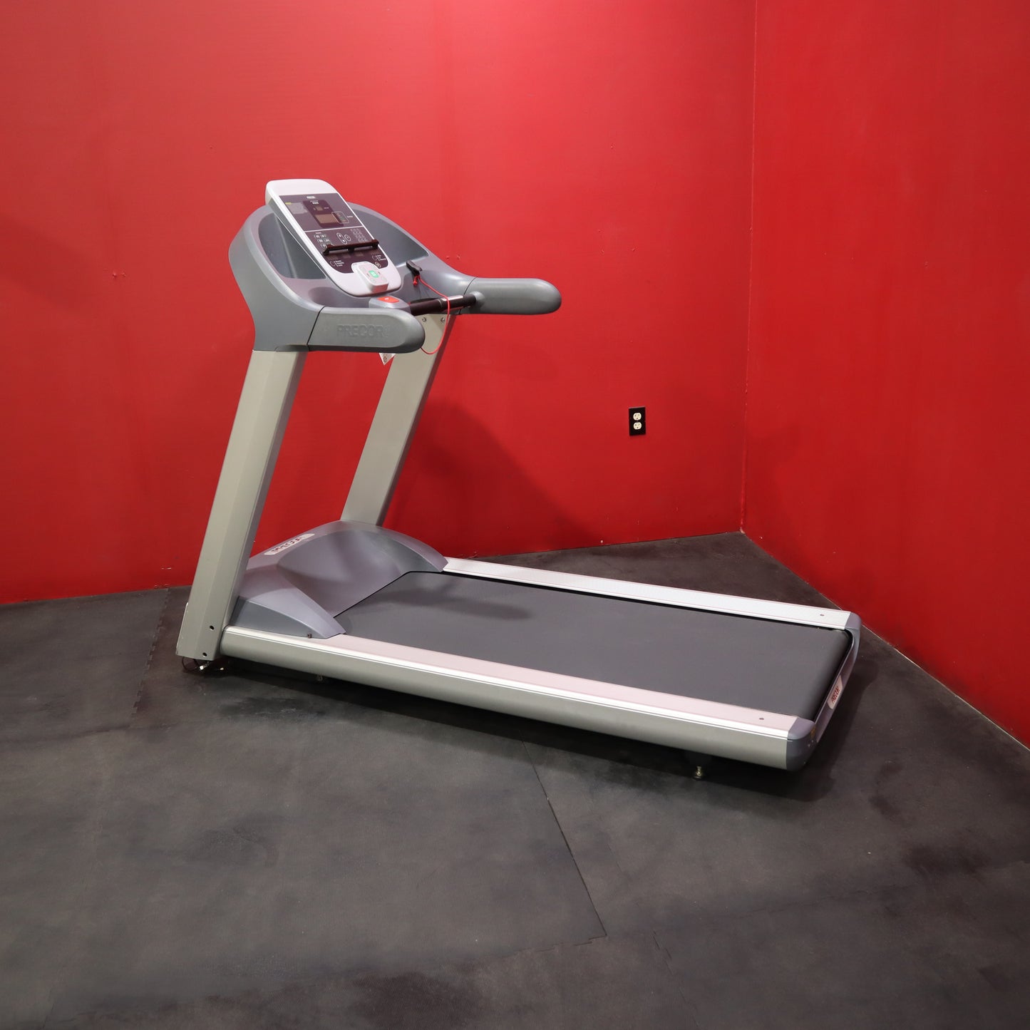 Precor 932i Treadmill (Reacondicionado)