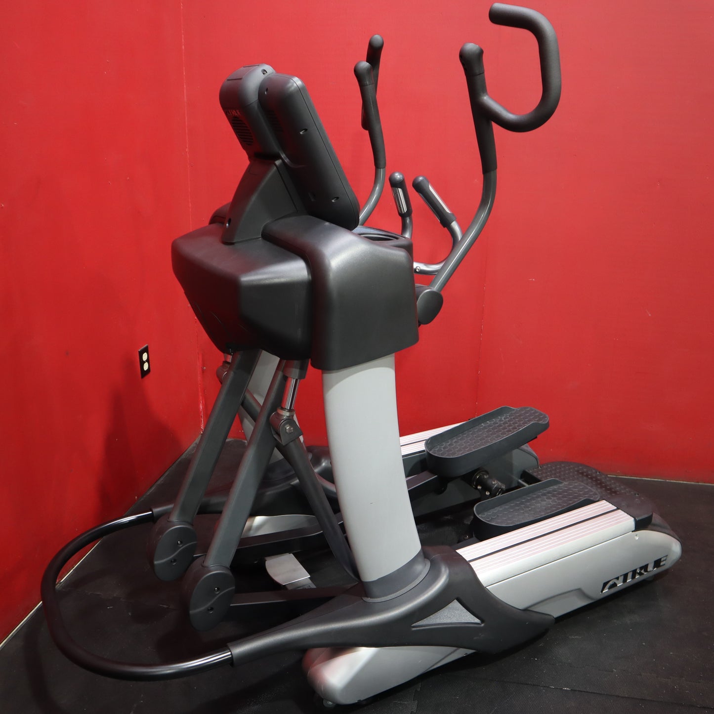 True Fitness XS1000 Elliptical (Refurbished)