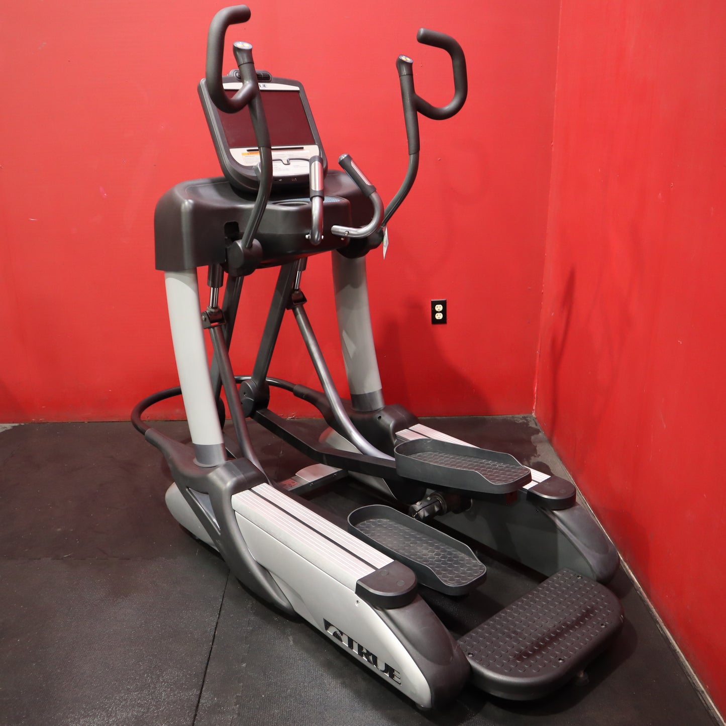 True Fitness XS1000 Elliptical (Refurbished)