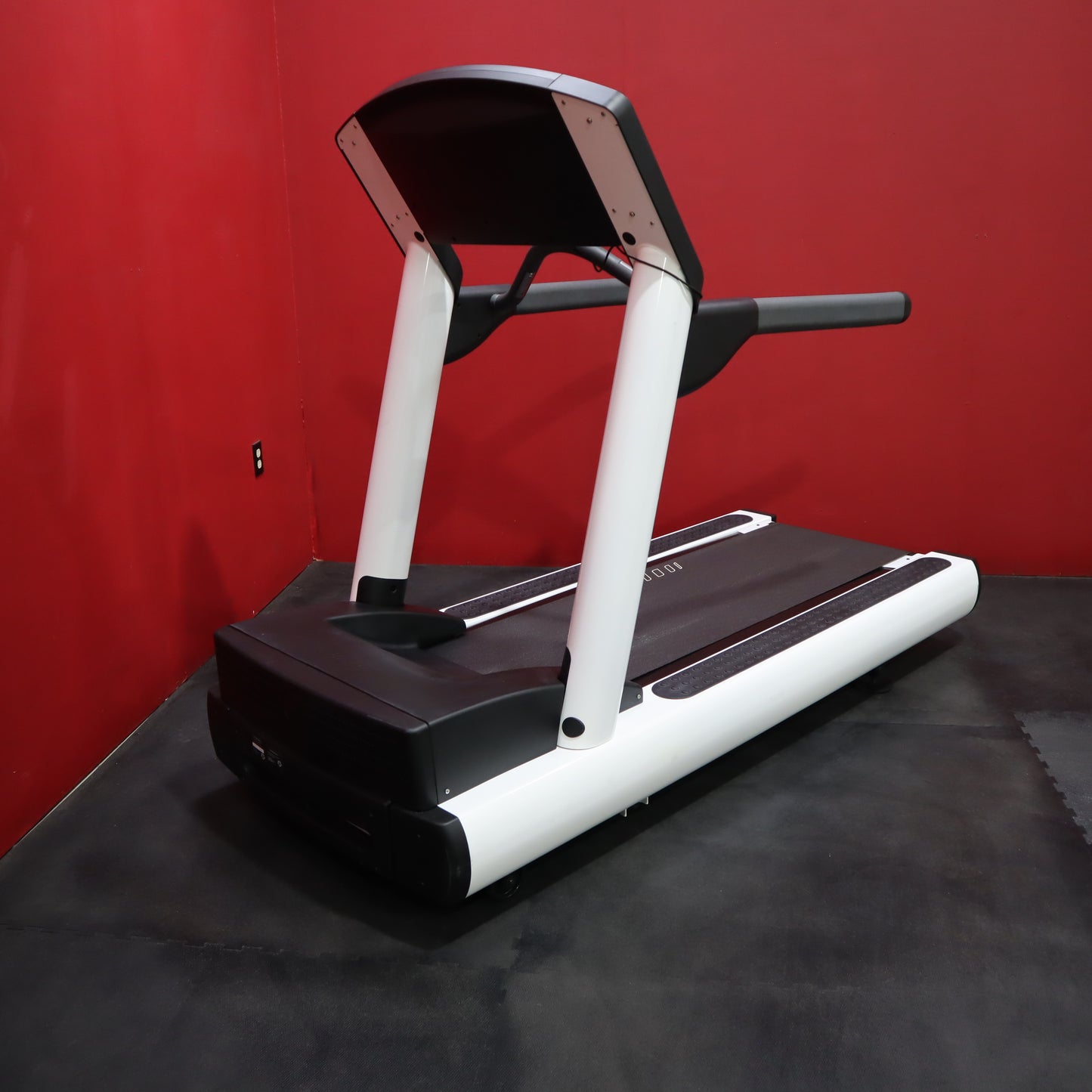 Life Fitness Integrity Series Treadmill CLST (Reacondicionado)