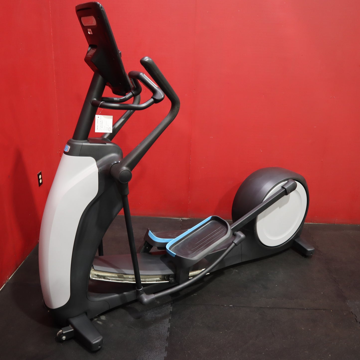 Precor EFX 865 Total Body Elliptical Trainer w/ P62 Display (Refurbished)