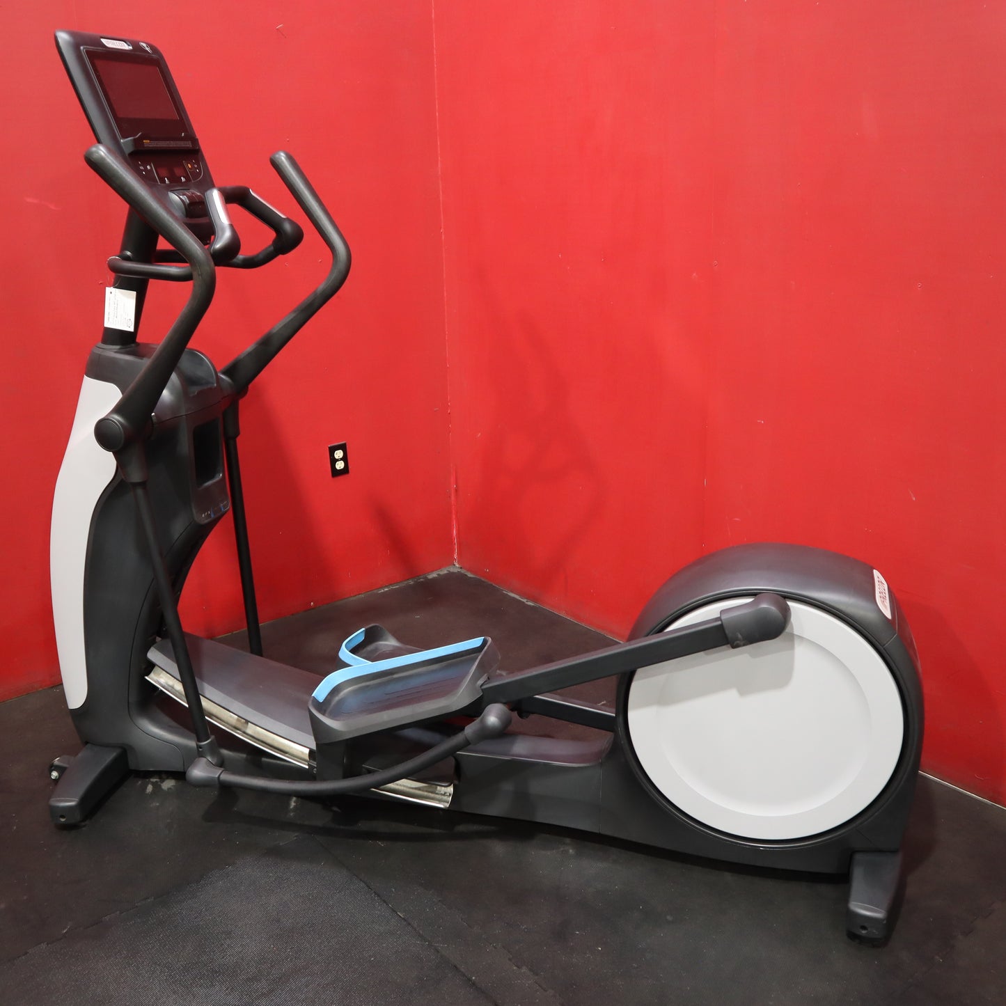 Precor EFX 865 Total Body Elliptical Trainer w/ P62 Display (Refurbished)