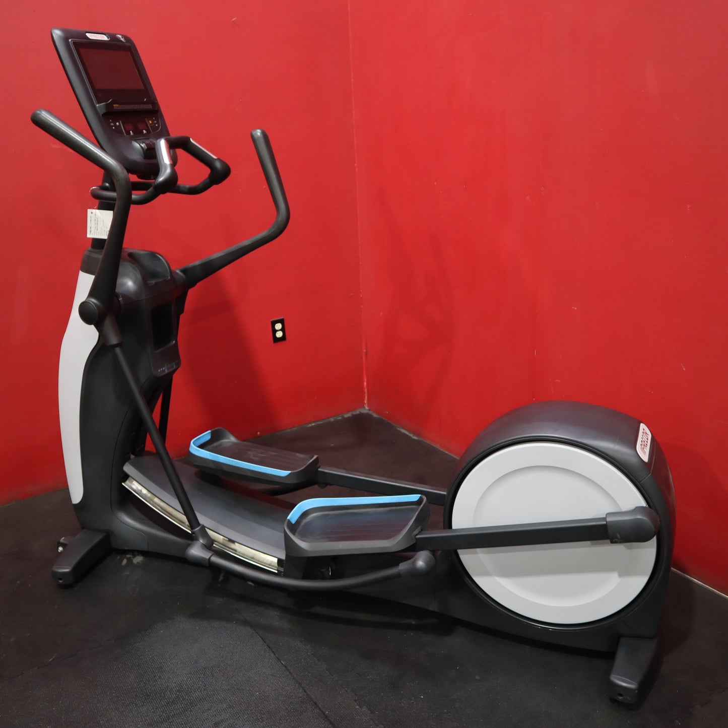 Precor EFX 865 Total Body Elliptical Trainer w/ P62 Display (Refurbished)