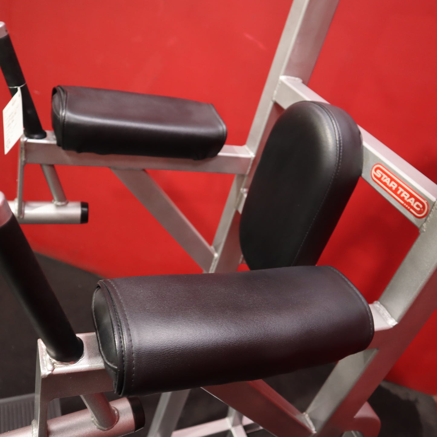 Star Trac F-617 Pull Up/Dip/Leg Raise (Reacondicionado)