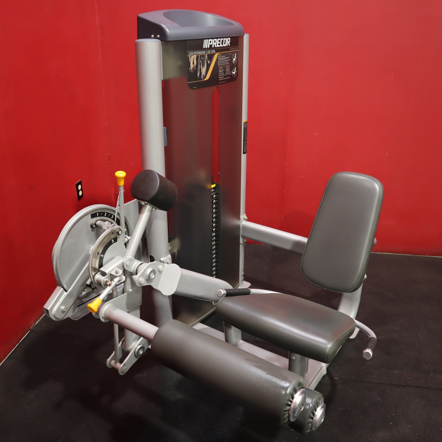 Precor Vitality Series Leg Extension Leg Curl 20031 (Refurbished)