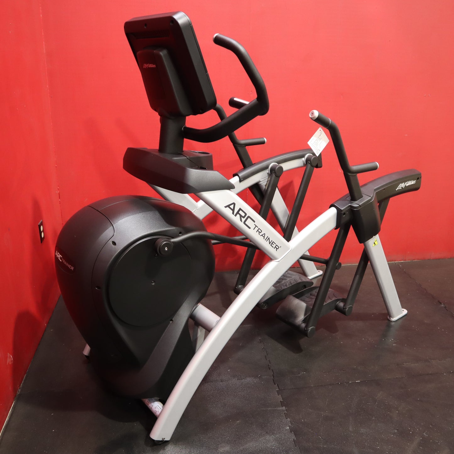 Life Fitness INTLS Total Body Arc Trainer (Refurbished)