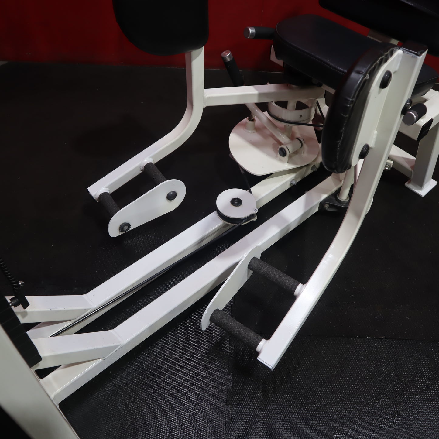 Life Fitness Hip Abductor (Refurbished)