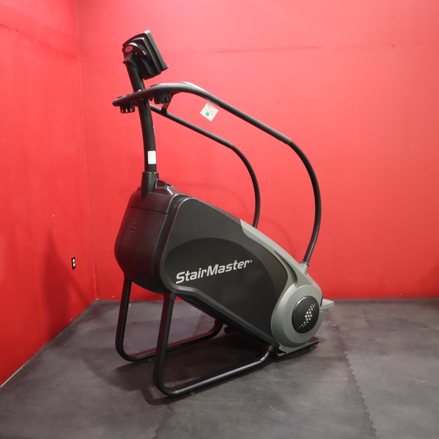 StairMaster SM5 StepMill w/10" TSE-1 Display (Refurbished)