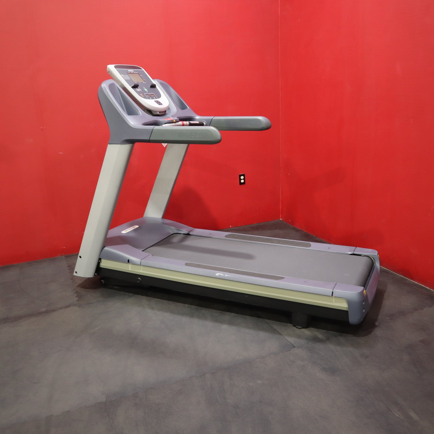 Precor TRM 823 w/ P20 Console (Refurbished)