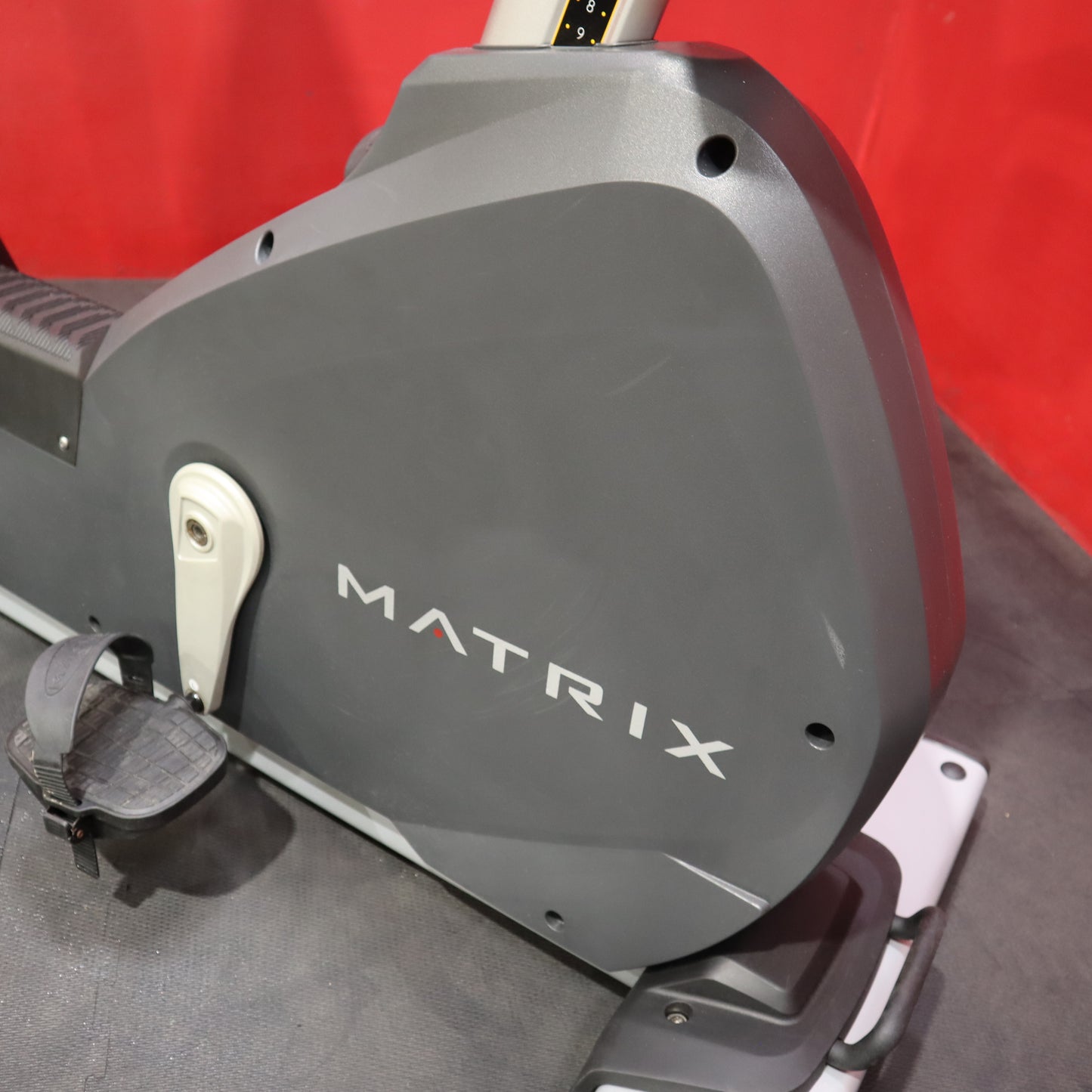 Matrix U7xe Upright Bike (Refurbished)