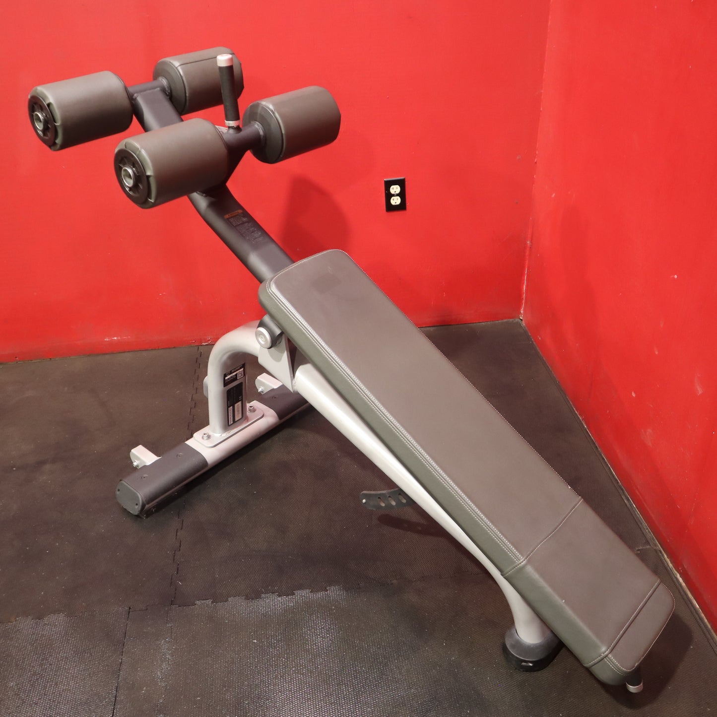 Precor Adjustable Decline Bench (Refurbished)