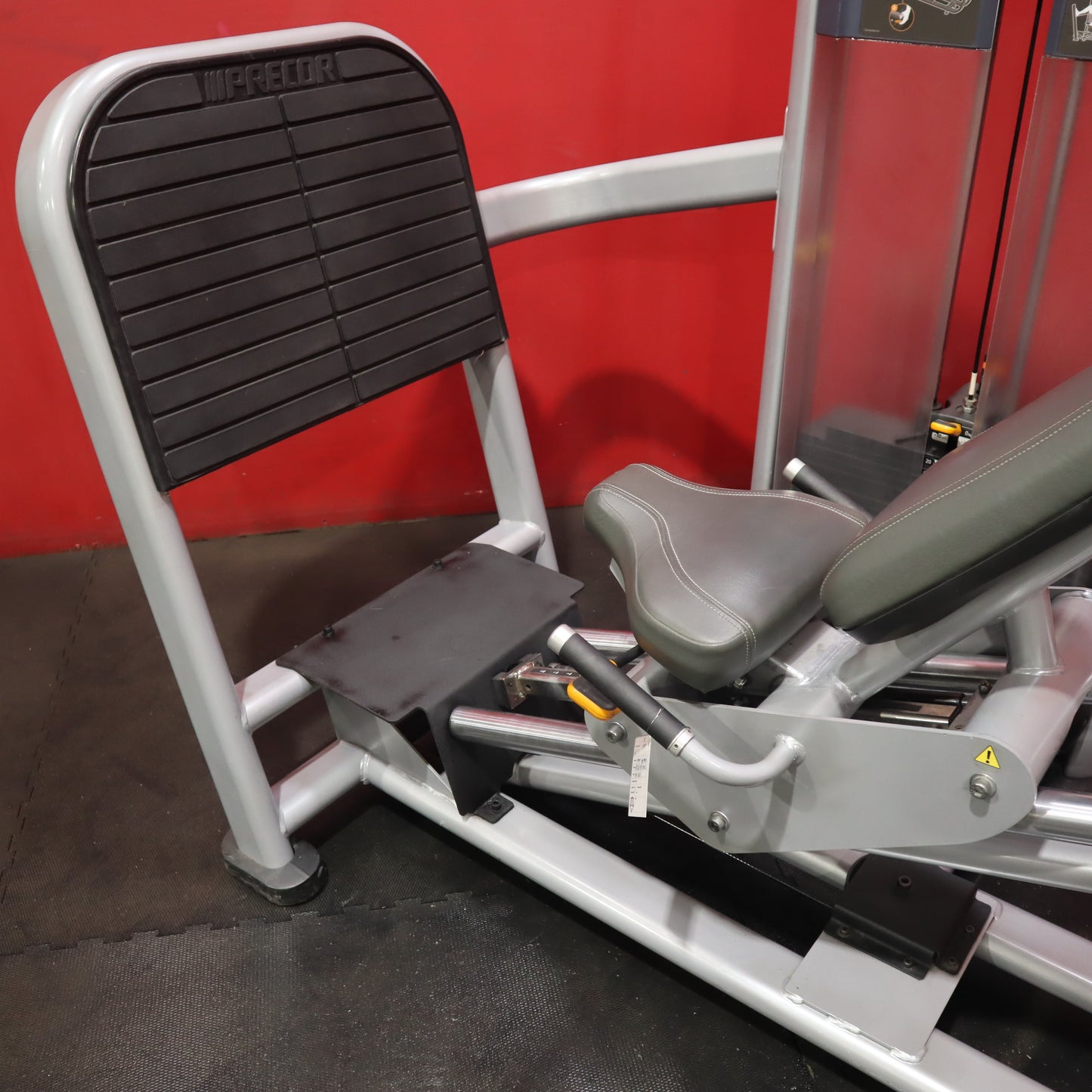 Precor Discovery Series Leg Press (Refurbished)