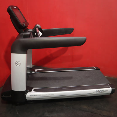 Life Fitness Discover SE3 HD Elevation Treadmill (Remanufactured)