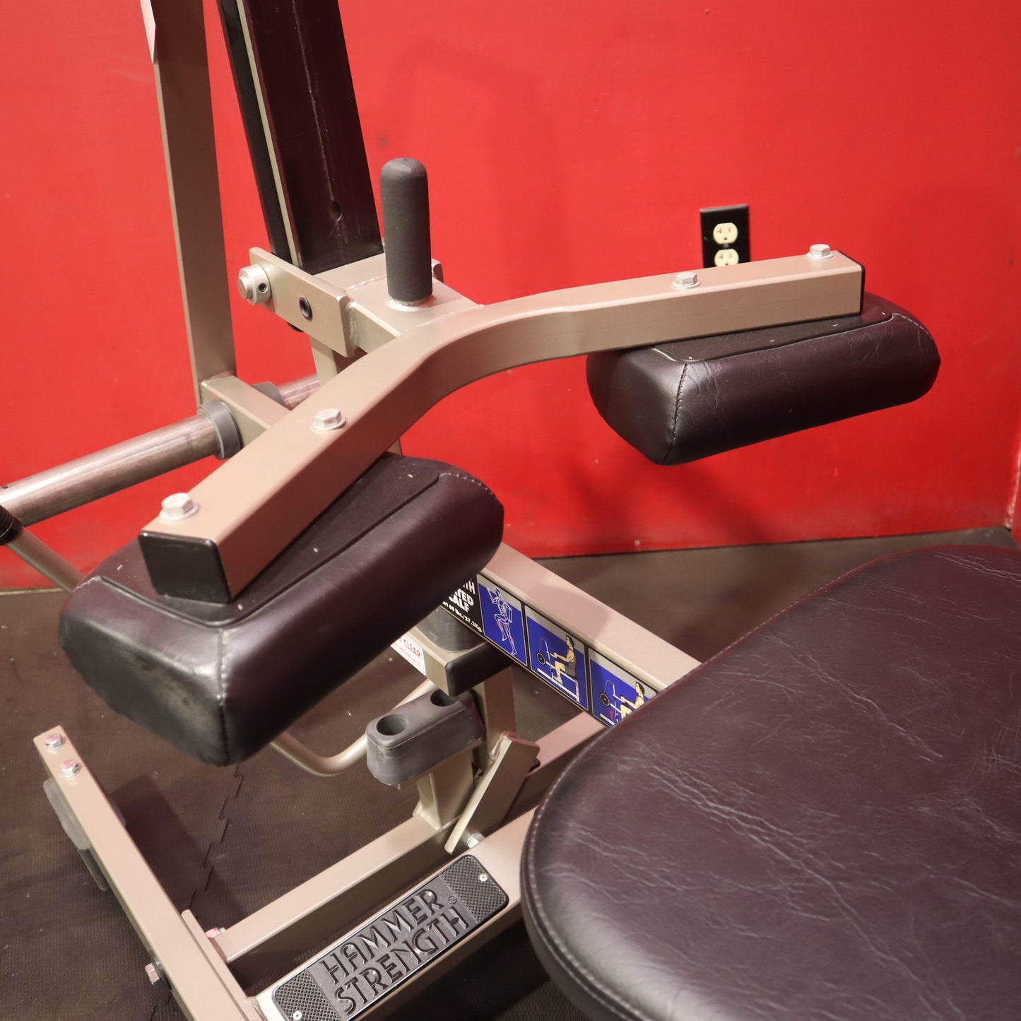 Hammer Strength Seated Calf (Refurbished)