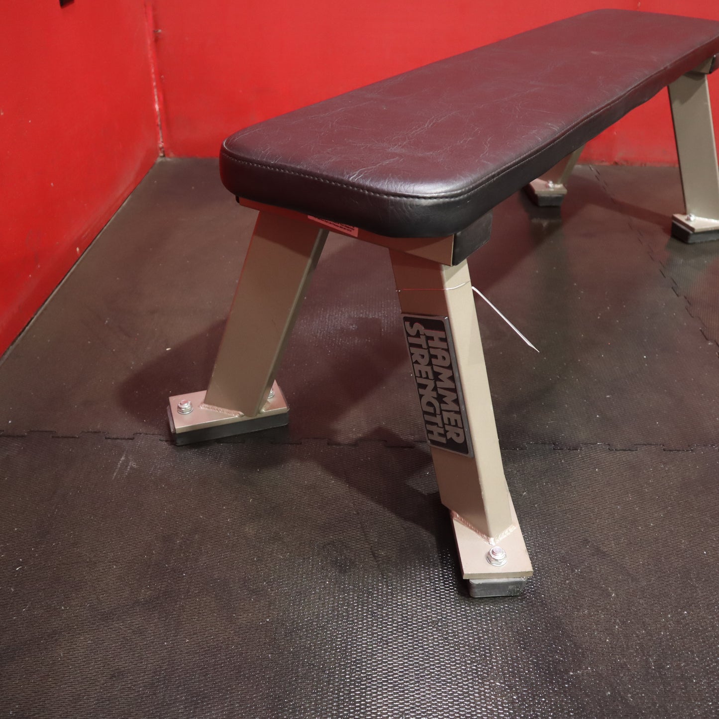 Hammer Strength Flat Bench (Refurbished)