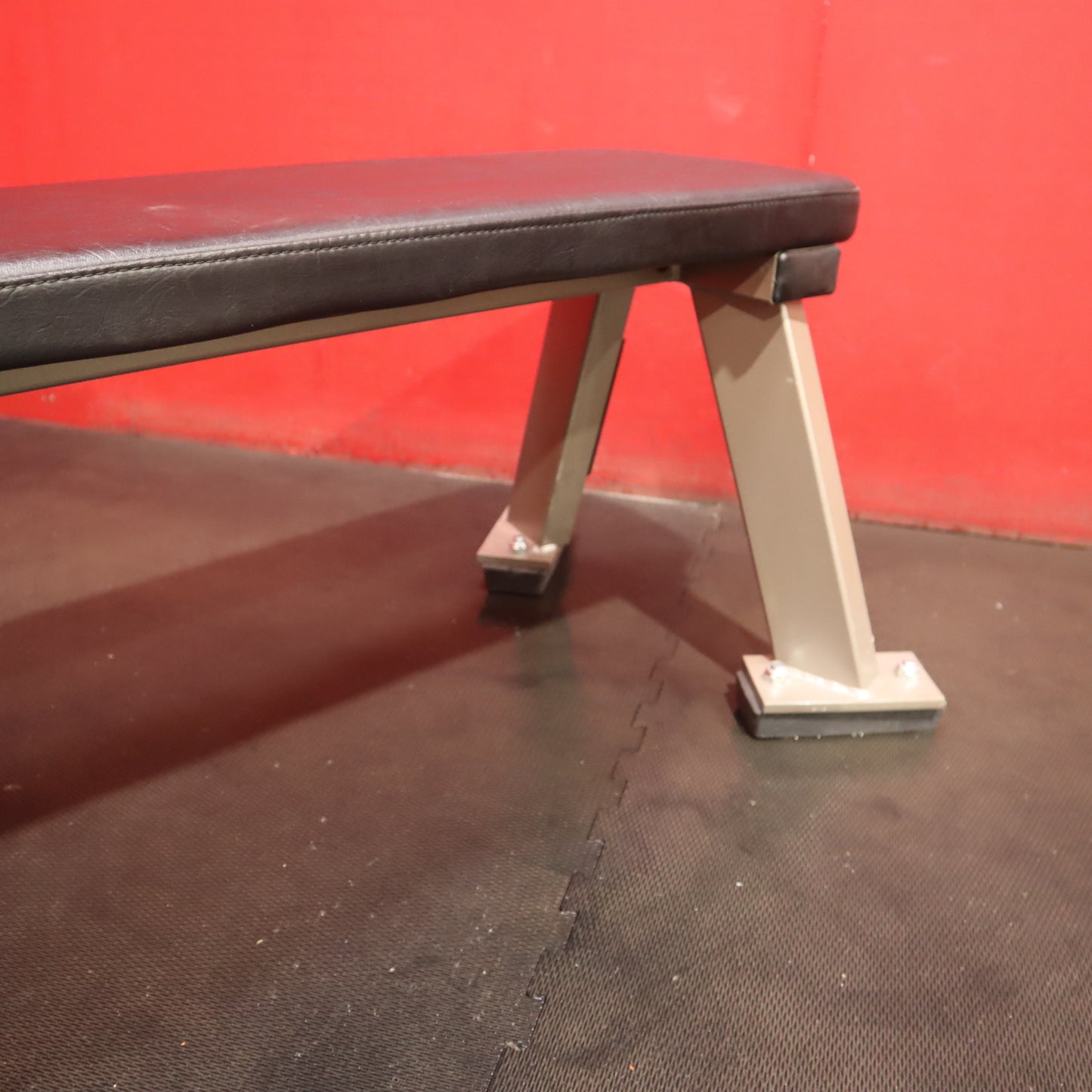 Hammer Strength Flat Bench (Refurbished)