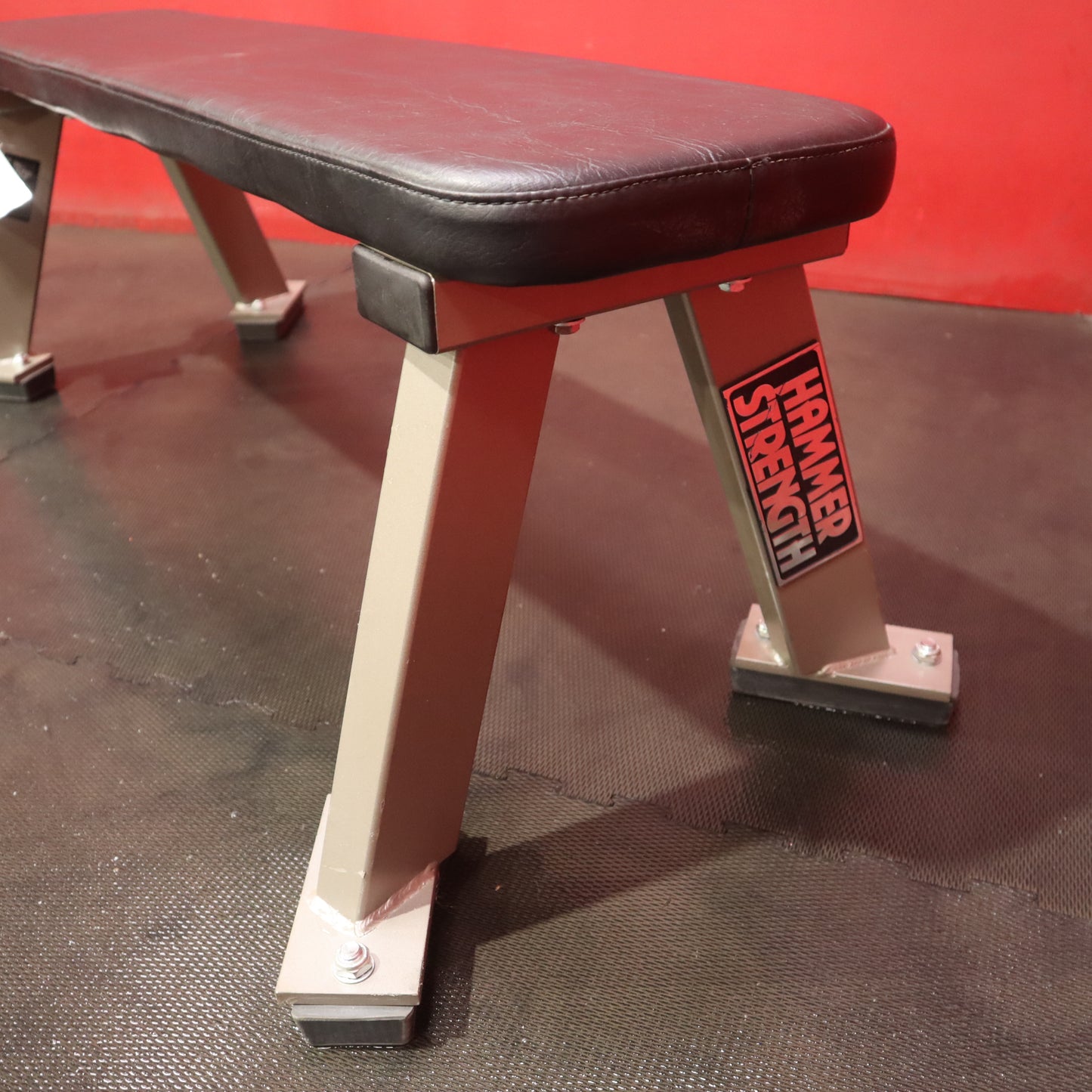 Hammer Strength Flat Bench (Refurbished)