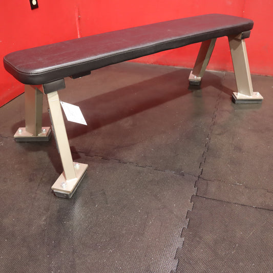 Hammer Strength Flat Bench (Refurbished)