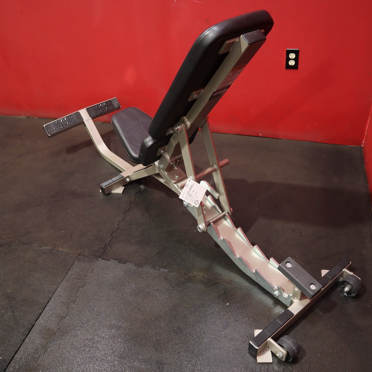 Hammer Strength Adjustable Bench (Refurbished)