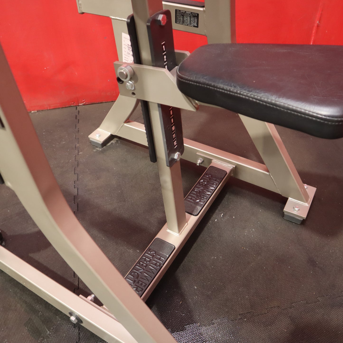 Hammer Strength Seated Arm Curl (Refurbished)