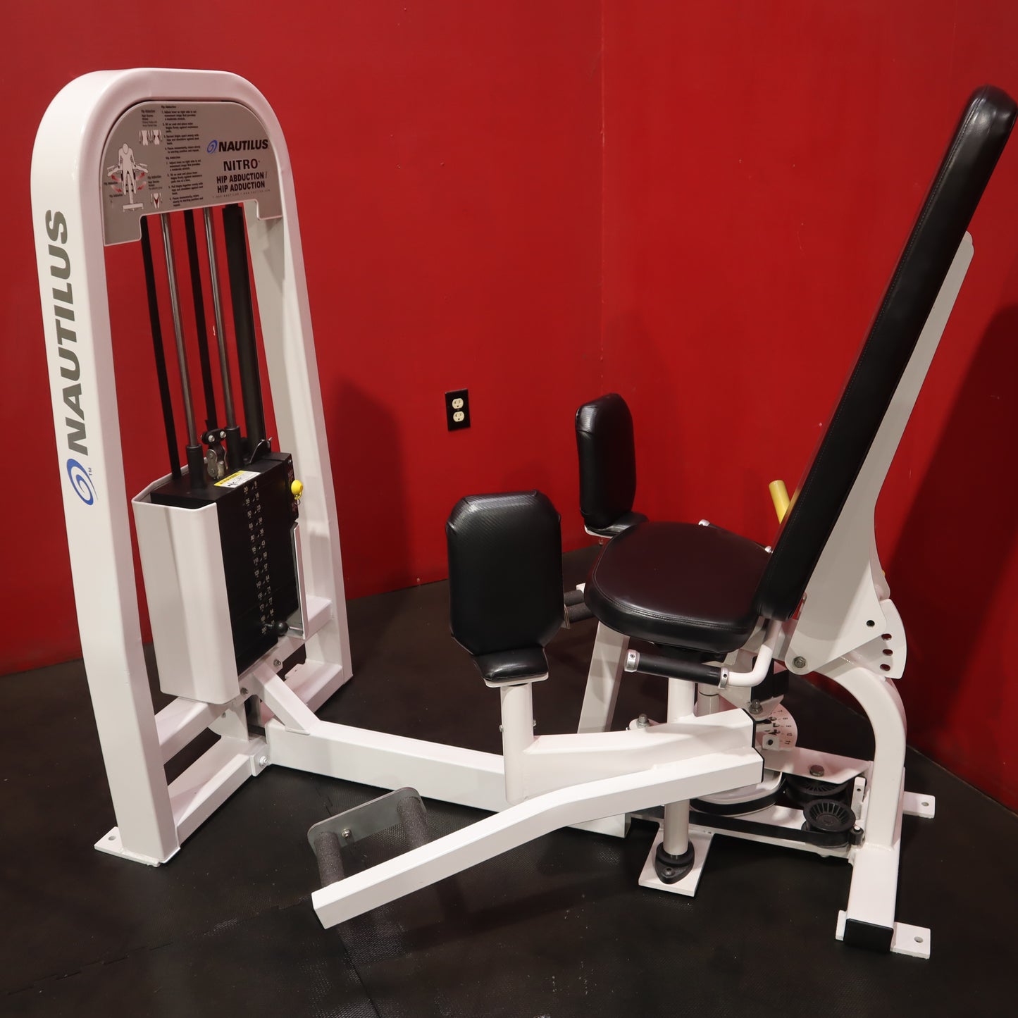 Nautilus Nitro Hip Abduction/Adduction (Refurbished)