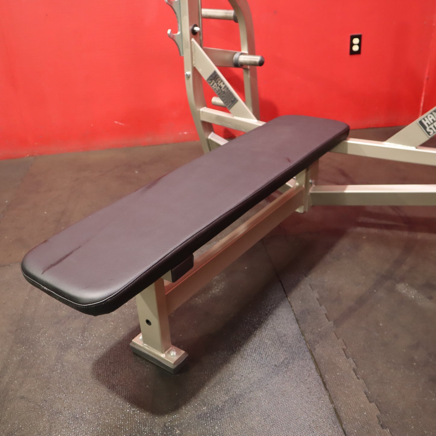 Hammer Strength Olympic Flat Bench (Refurbished)