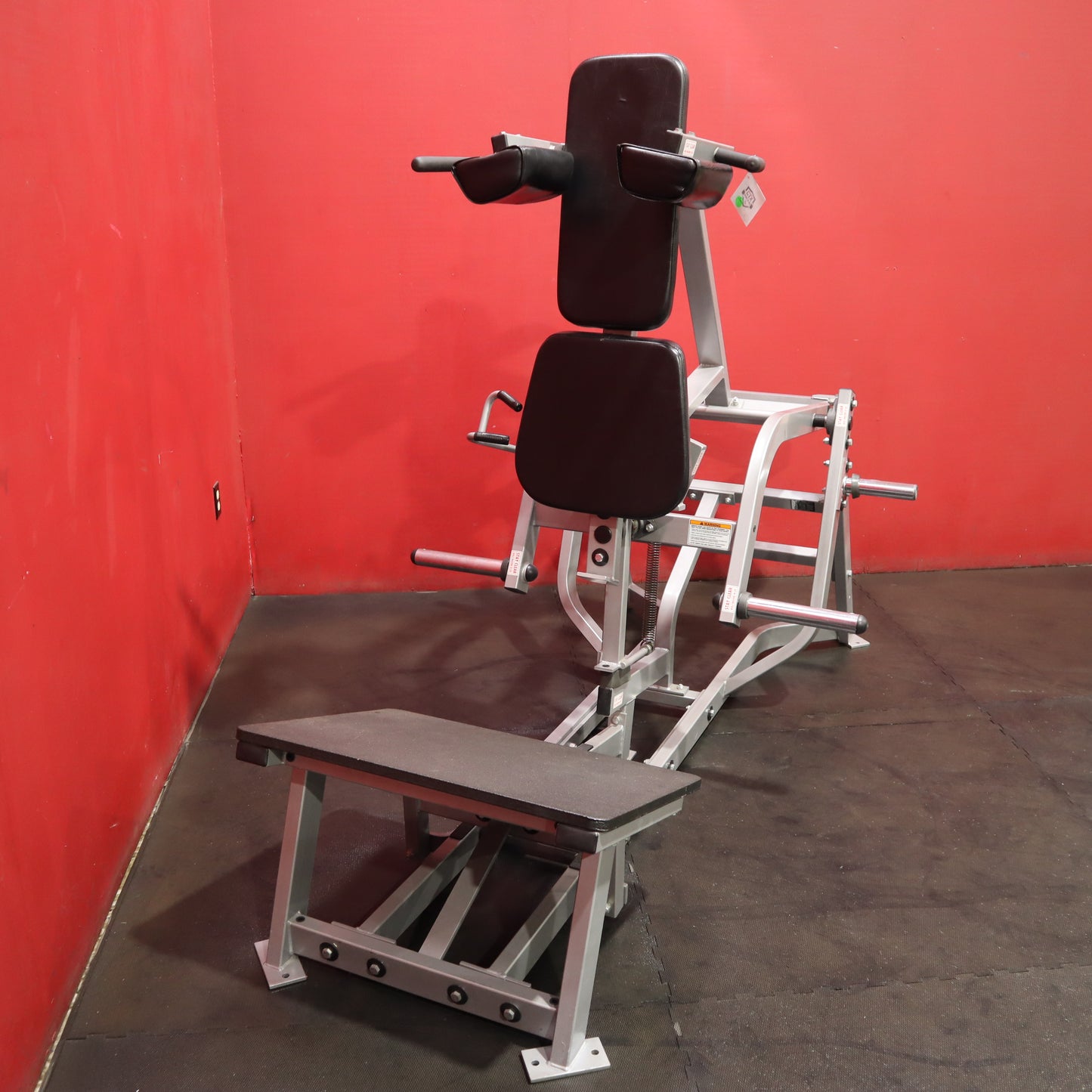 Hammer Strength V Squat (Refurbished)