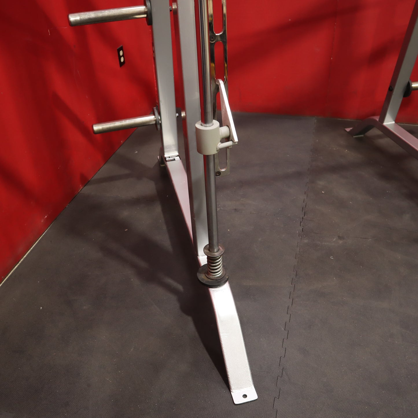 Tuff Stuff Smith Machine (Refurbished)