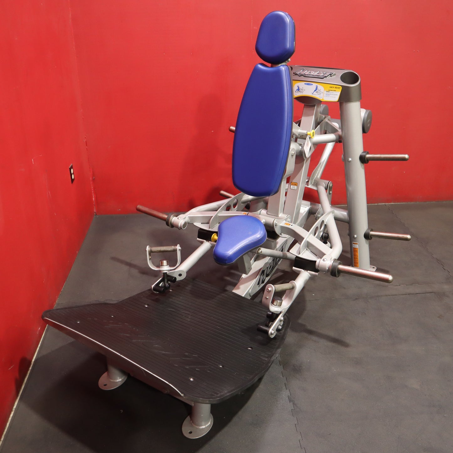 Hoist Hack Squat (Refurbished)