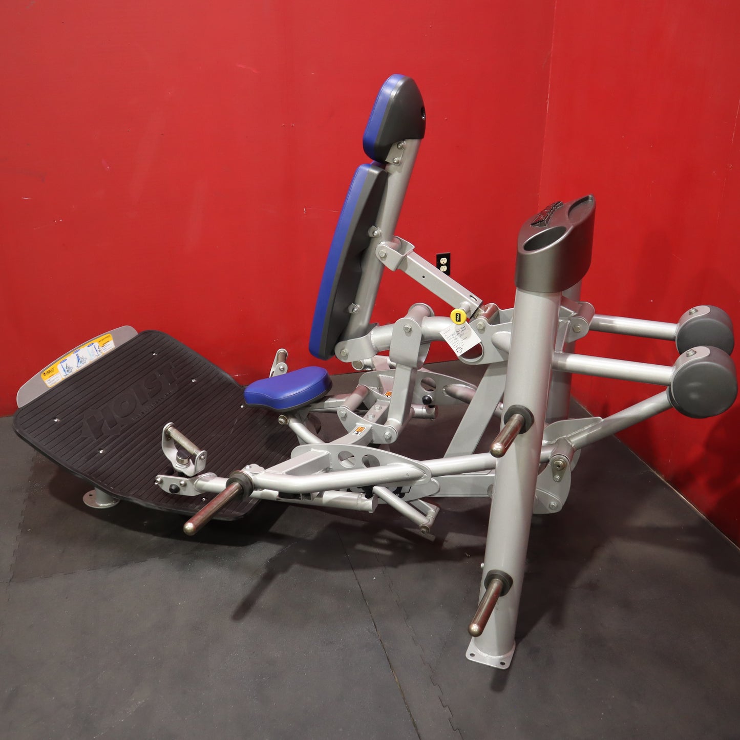 Hoist Hack Squat (Refurbished)